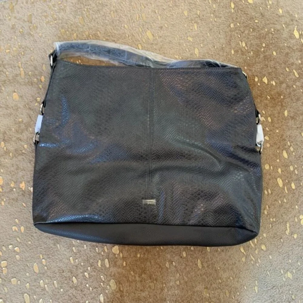 Thirty-One Fashion Games in City Charcoal Snake